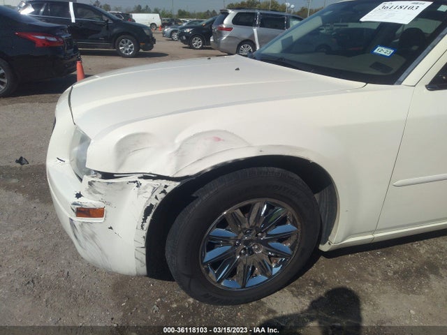 2008 CHRYSLER 300 LX VIN: 2C3KA43R58H298385