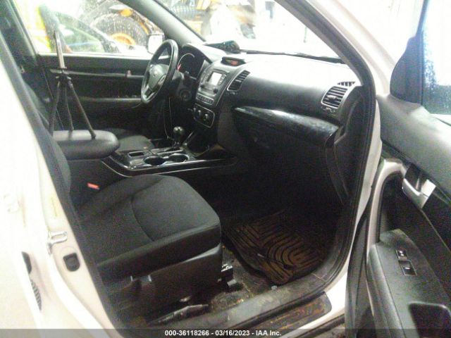 5XYKTDA77FG619183 KIA SORENTO LX