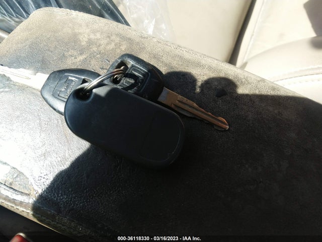 2000 HONDA ACCORD SDN EX W/LEATHER VIN: 1HGCG1656YA032069