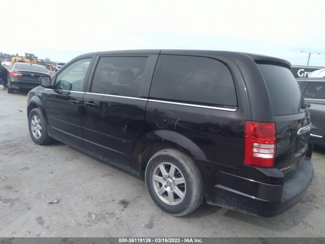 2A4RR2D19AR405643 Chrysler Town & Country Lx