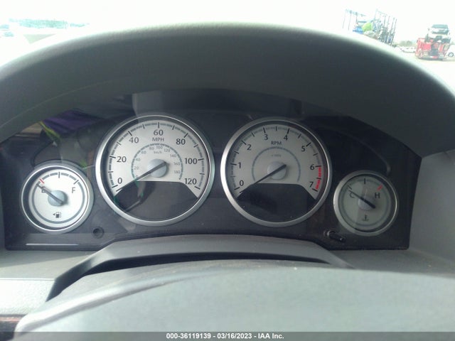 2A4RR2D19AR405643 Chrysler Town & Country Lx
