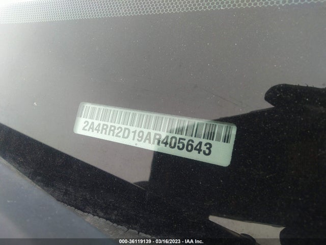 2A4RR2D19AR405643 Chrysler Town & Country Lx