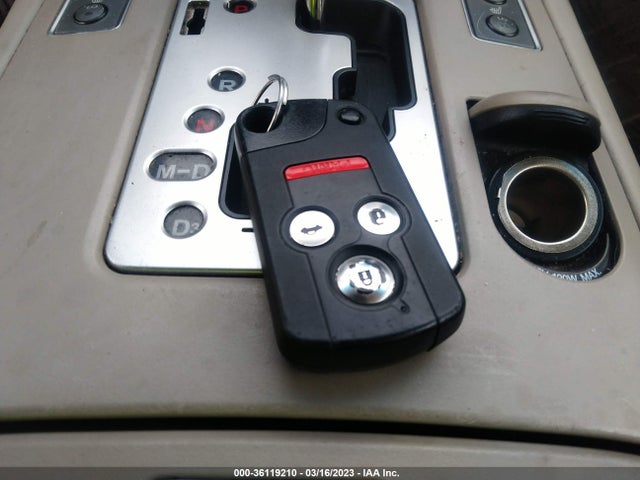 Acura RL 2005 JH4KB16595C014009 Image 3