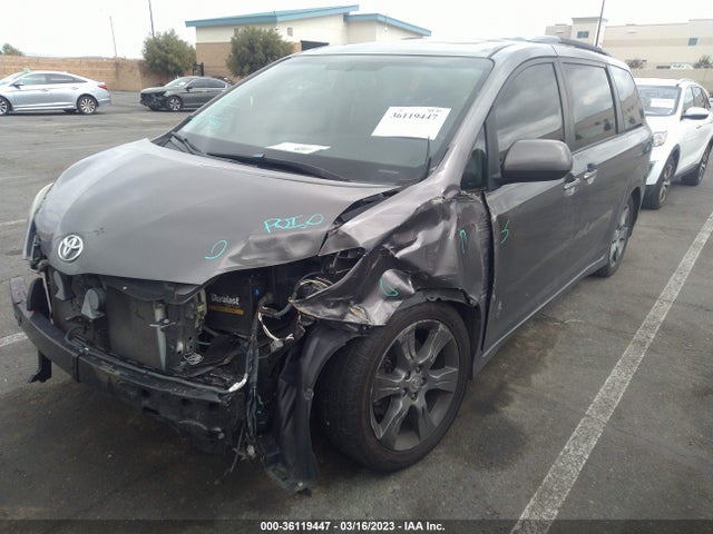 Toyota SIENNA SE 2015 5TDXK3DC6FS662931 Image 2