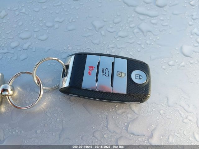 KNDCB3LC3K5220902 KIA NIRO LX