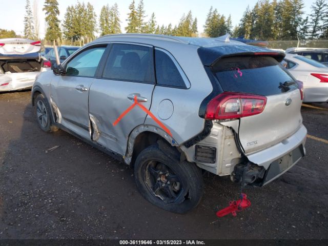 KNDCB3LC3K5220902 KIA NIRO LX