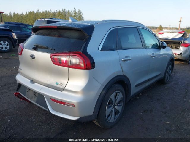 KNDCB3LC3K5220902 KIA NIRO LX