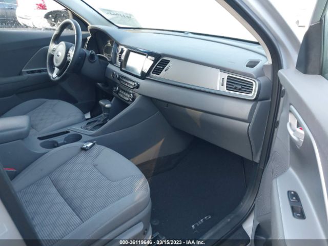 KNDCB3LC3K5220902 KIA NIRO LX
