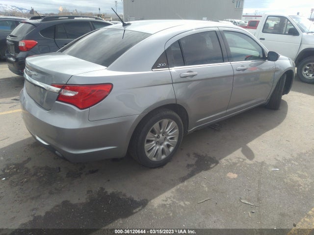 1C3CCBAB8EN122619 Chrysler 200 LX