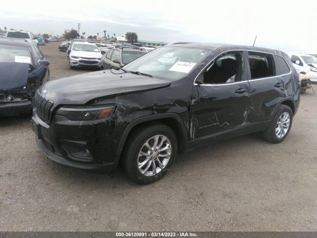 1C4PJLCB0KD241501 Jeep Cherokee Latitude