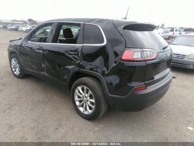 1C4PJLCB0KD241501 Jeep Cherokee Latitude