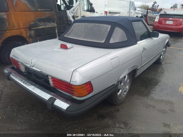 1986 MERCEDES-BENZ 560 SL VIN: WDBBA48D3GA053962