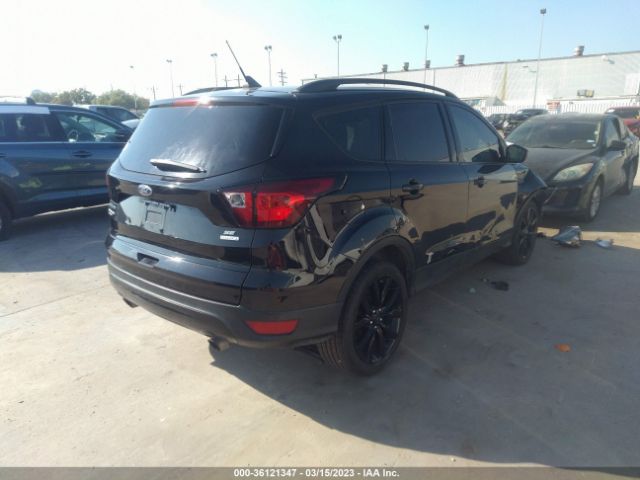 1FMCU0GD1KUB77772 Ford ESCAPE SE