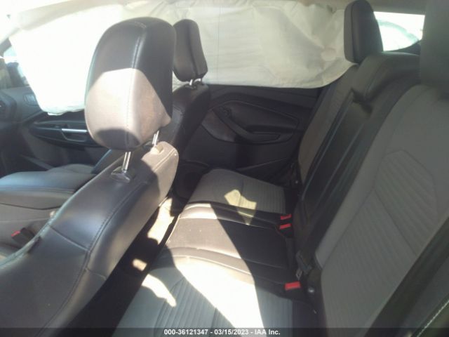 1FMCU0GD1KUB77772 Ford ESCAPE SE