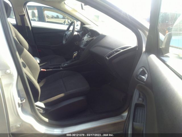 1FADP3K28FL202921 Ford FOCUS SE