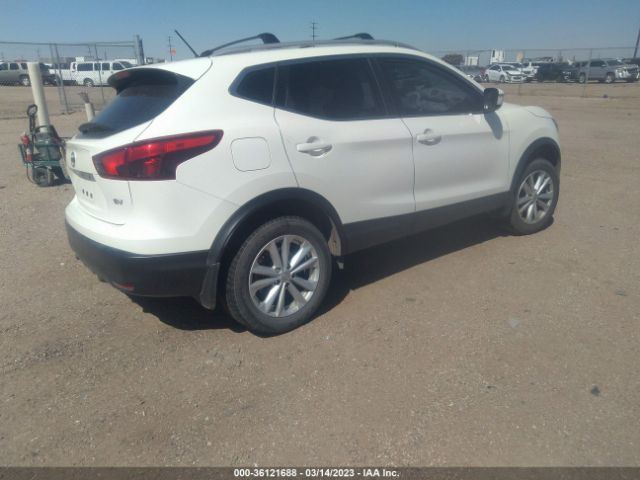 JN1BJ1CP4JW189077 Nissan Rogue Sport Sv
