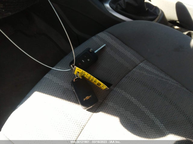Chevrolet SONIC LT 2018 1G1JC5SB5J4130477 Image 3