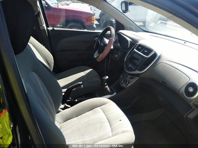 Chevrolet SONIC LT 2018 1G1JC5SB5J4130477 Image 6