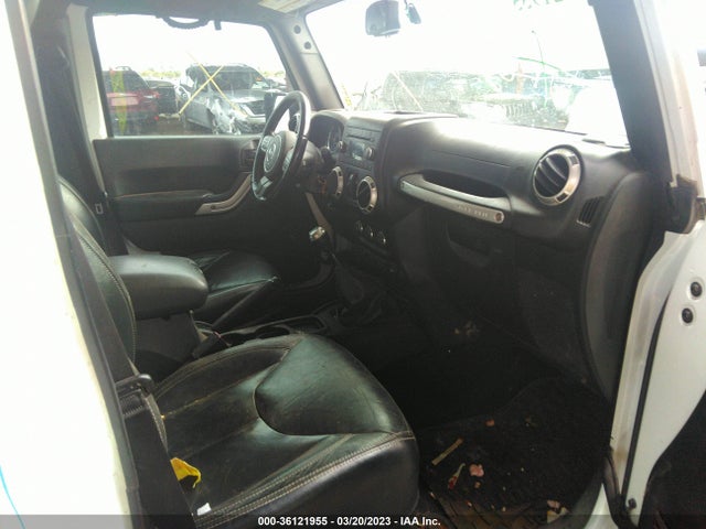 1C4BJWEG1GL343083 Jeep Wrangler Unlimited Sahara