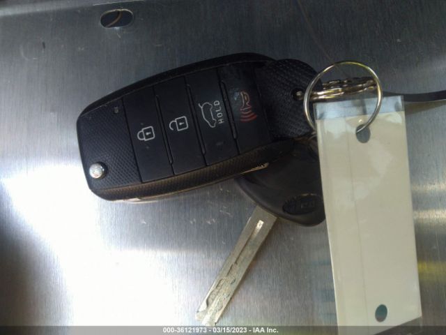 5XYKT3A6XEG454746 KIA SORENTO LX