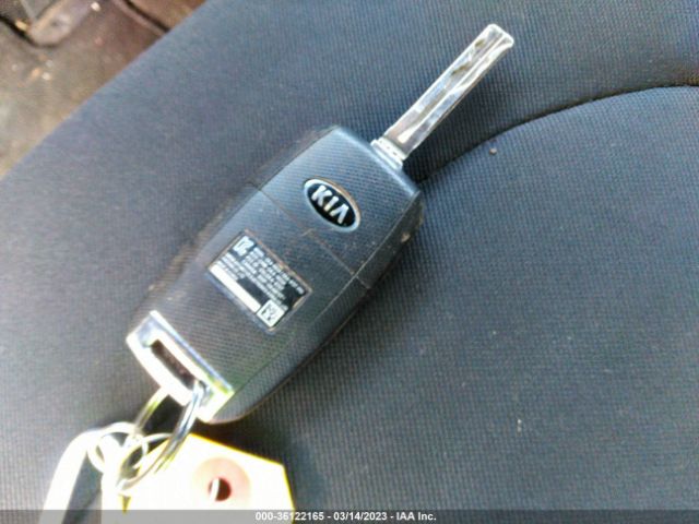 KNDJN2A26E7086155 KIA Soul Base