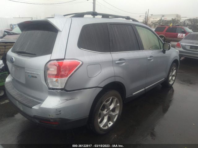 JF2SJAWC4JH560928 Subaru Forester Touring