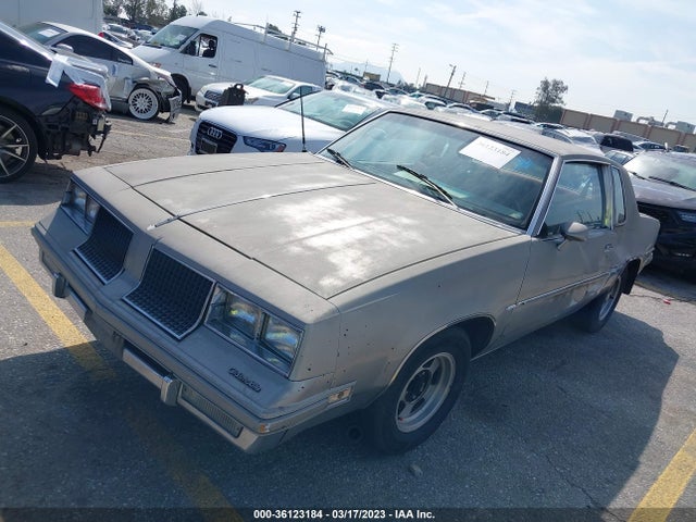 1982 OLDSMOBILE CUTLASS SUPREME VIN: 1G3AR47A1CM573891