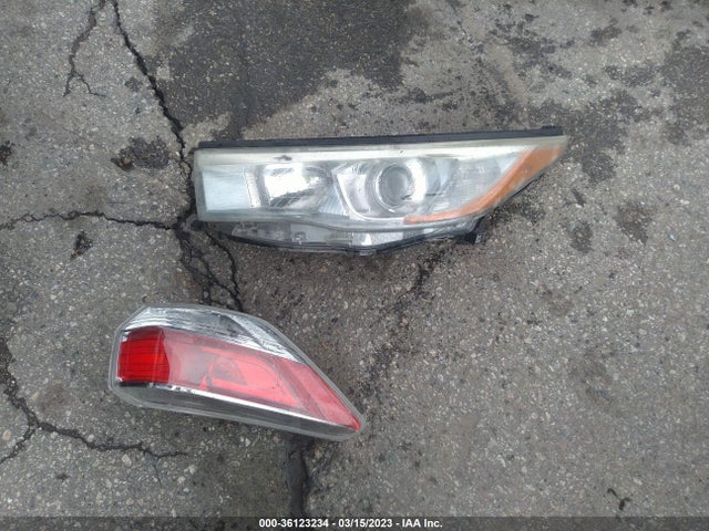 Toyota Highlander Limited 2014 5TDYKRFH2ES015859 Image 4