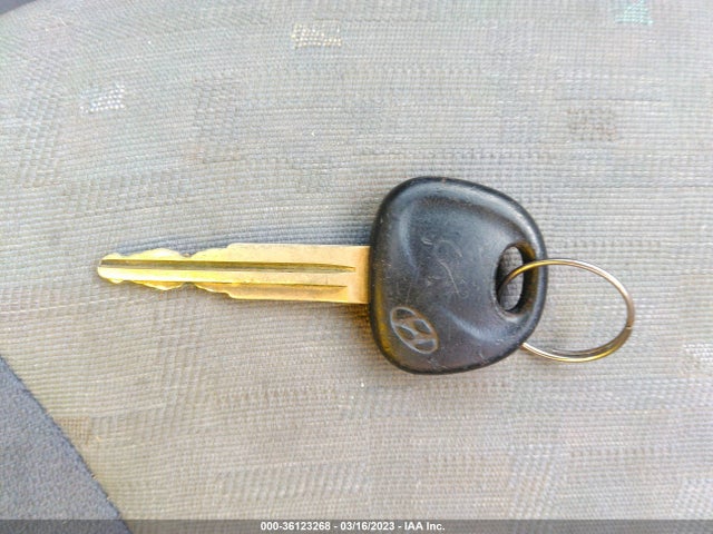 2004 HYUNDAI ACCENT GL/GT VIN: KMHCG35C34U308643