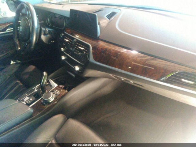 WBAJA7C38HG906476 BMW 5 Series 530i Xdrive