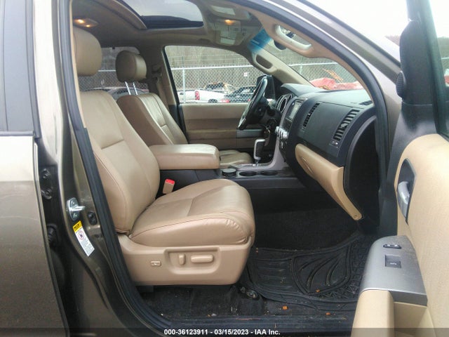 2014 Toyota Sequoia, VIN: 5TDJY5G13ES104303