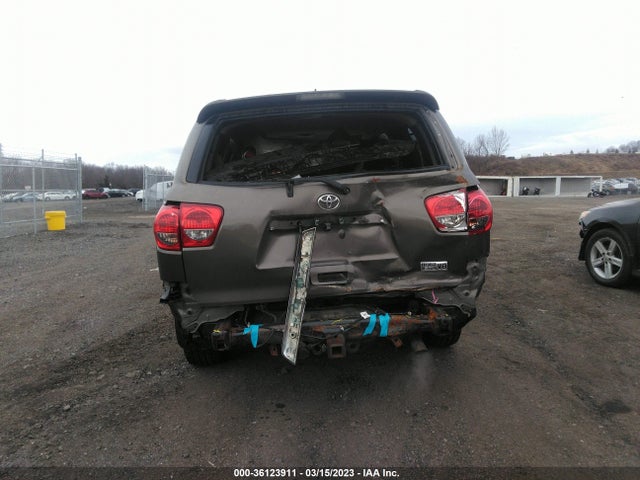 2014 Toyota Sequoia, VIN: 5TDJY5G13ES104303