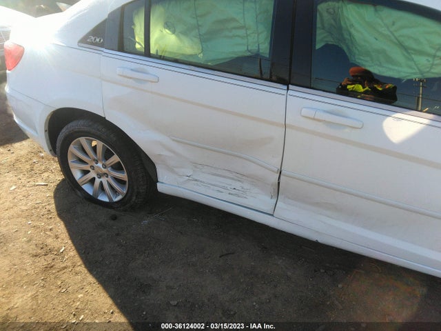 1C3CCBBB8EN108122 Chrysler 200 Touring