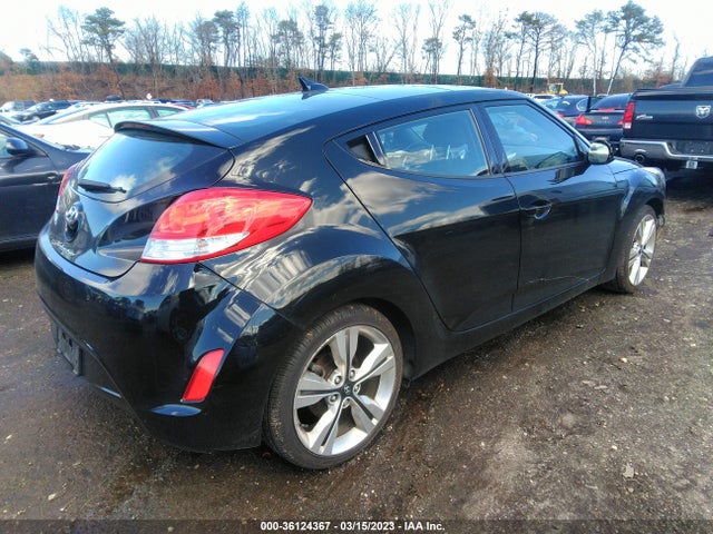 2017 Hyundai Veloster, VIN: KMHTC6AD6HU317726