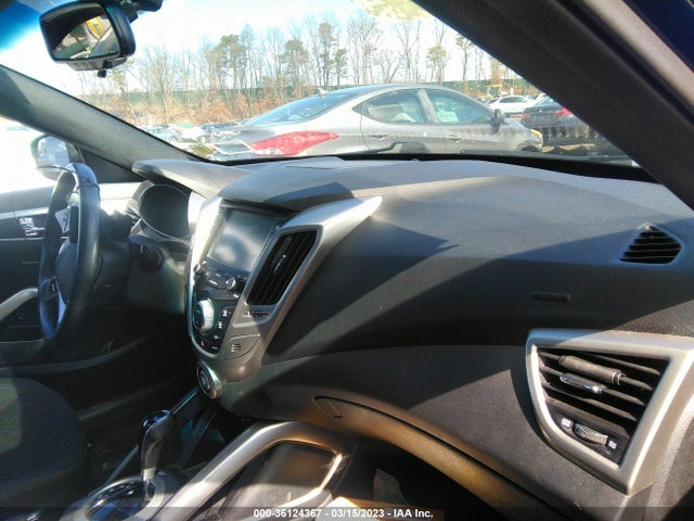 2017 Hyundai Veloster, VIN: KMHTC6AD6HU317726