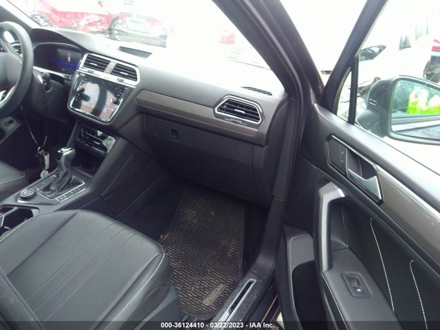3VV8B7AX5NM040159 Volkswagen Tiguan Se R-line Black