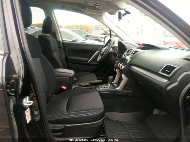 JF2SJAGC6JH613675 Subaru Forester Premium