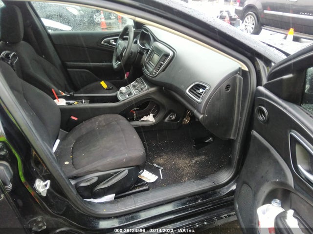 Chrysler 200 Limited 2015 1C3CCCAB0FN581697 Image 5