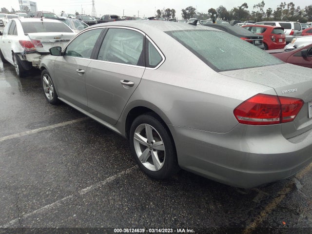 1VWAT7A32EC052312 Volkswagen Passat Wolfsburg Ed