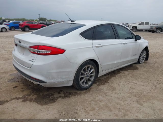 3FA6P0LUXHR235009 Ford Fusion Hybrid Se