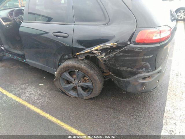 1C4PJMAB8HW595093 Jeep Cherokee Sport