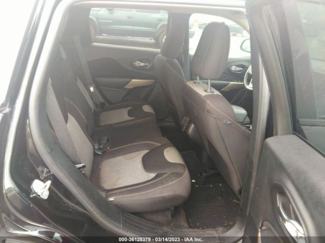 1C4PJMAB8HW595093 Jeep Cherokee Sport