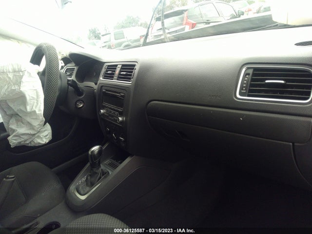 3VW2K7AJ6EM360281 Volkswagen Jetta Sedan S
