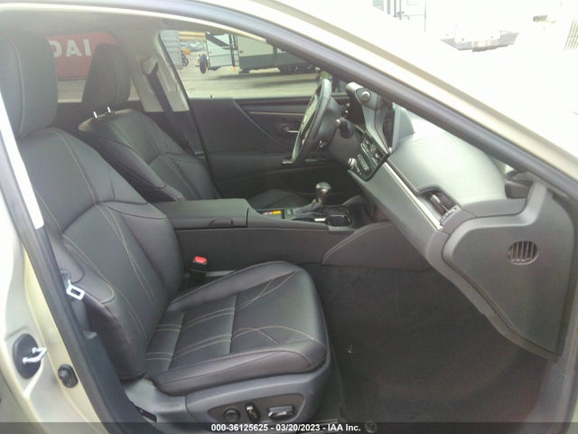 58AEA1C17PU027944 Lexus Es Es 300h Luxury