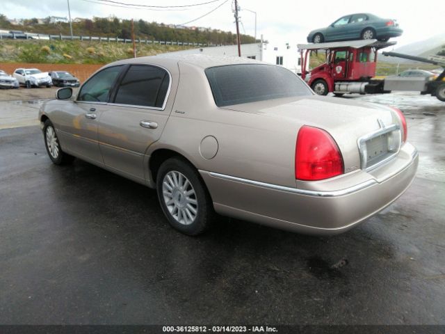 1LNHM81W03Y694506 Lincoln Town Car