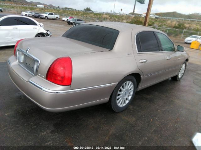 1LNHM81W03Y694506 Lincoln Town Car