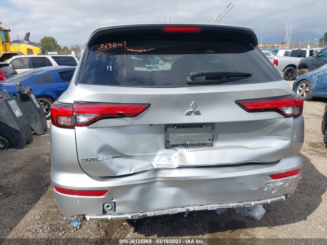 JA4J3UA89NZ092813 Mitsubishi Outlander Se