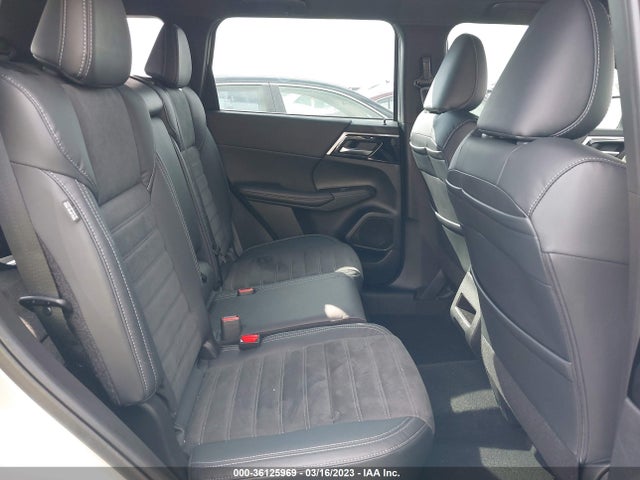 JA4J3UA89NZ092813 Mitsubishi Outlander Se