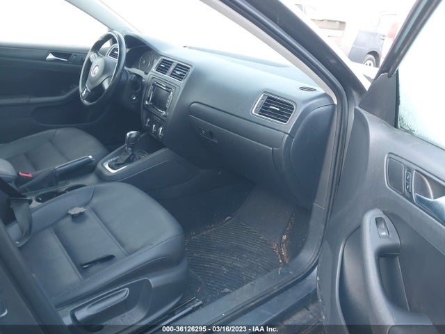 3VWDP7AJ3CM327956 Volkswagen Jetta Sedan Se W