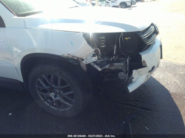 WVGBV3AX4EW574446 Volkswagen TIGUAN S